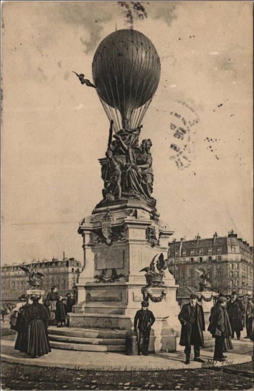 Carte postale ancienne Monument élevé à la Mémoire des Aéronautes à Paris 17e