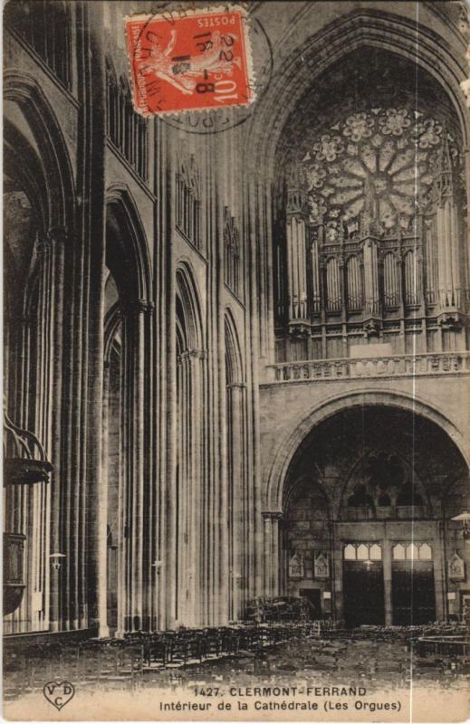 Carte postale ancienne Clermont Ferrand Interieur de la Cathedrale à Clermont-Ferrand