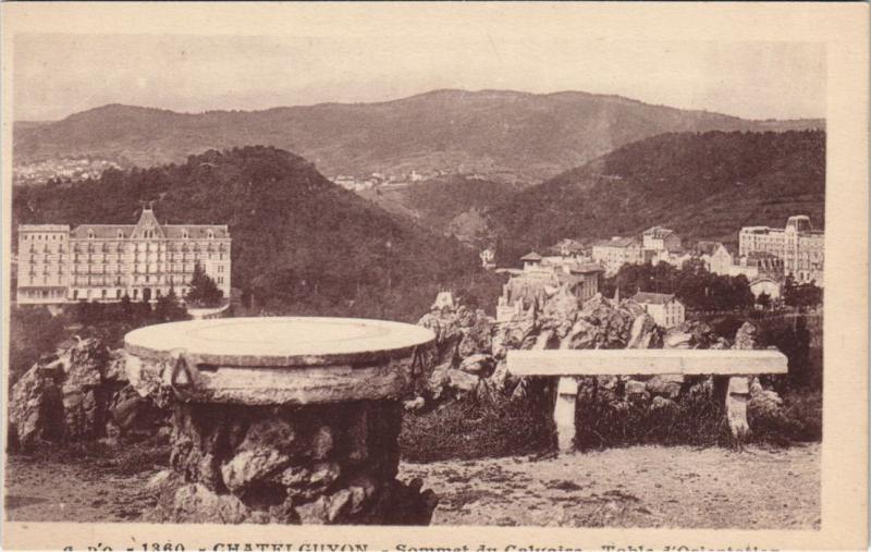 Carte postale ancienne Chatel-Guyon Table d'orientation au Sommet du Calvaire