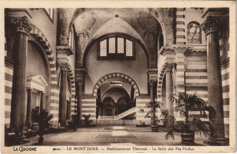 Carte postale ancienne Mont Dore Etablissement Thermal ,Salle des Pas Perdus à Mont-Dore