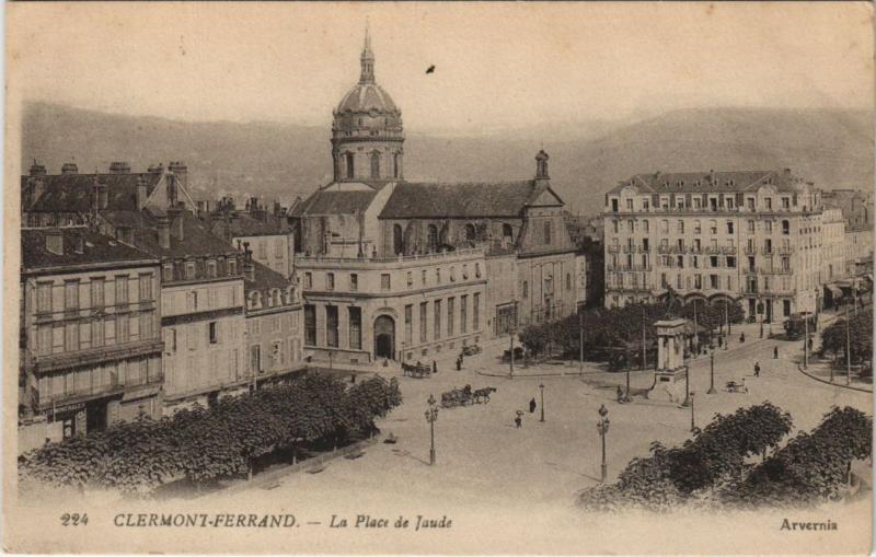 Carte postale ancienne Clermont Ferrand Place de Jaude à Clermont-Ferrand