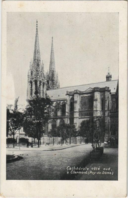 Carte postale ancienne Clermont Ferrand La Cathedrale à Clermont-Ferrand