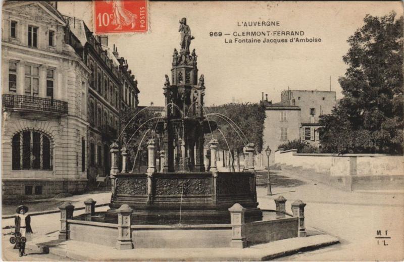 Carte postale ancienne Clermont Ferrand Fontaine Jacques d'Amboise à Clermont-Ferrand