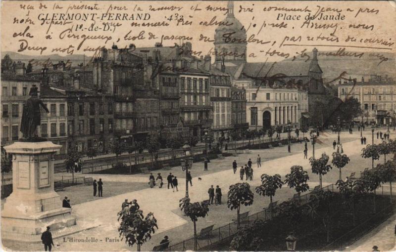 Carte postale ancienne Clermont Ferrand Place de Jaude à Clermont-Ferrand