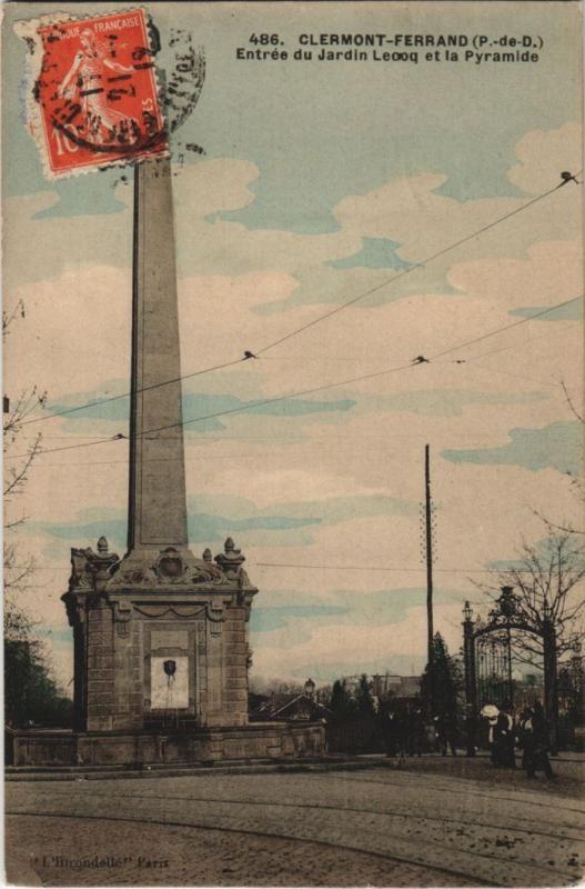Carte postale ancienne Clermont Ferrand Entree du Jardin Lecoq et la Pyramide à Clermont-Ferrand
