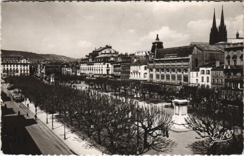 Carte postale ancienne Clermont Ferrand Place de Jaude à Clermont-Ferrand