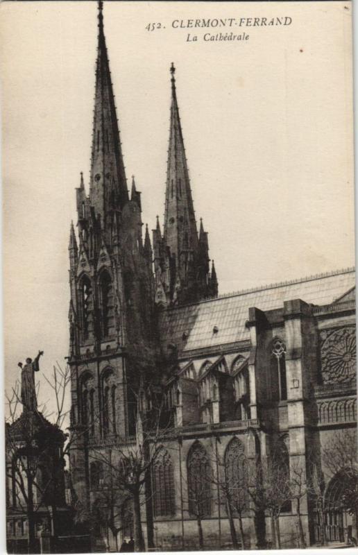 Carte postale ancienne Clermont Ferrand La Cathedrale à Clermont-Ferrand