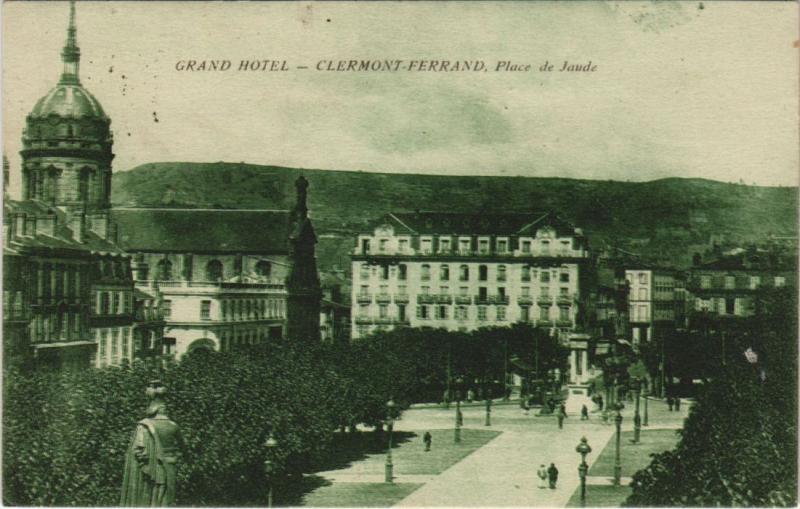 Carte postale ancienne Clermont Ferrand Place de Jaude à Clermont-Ferrand