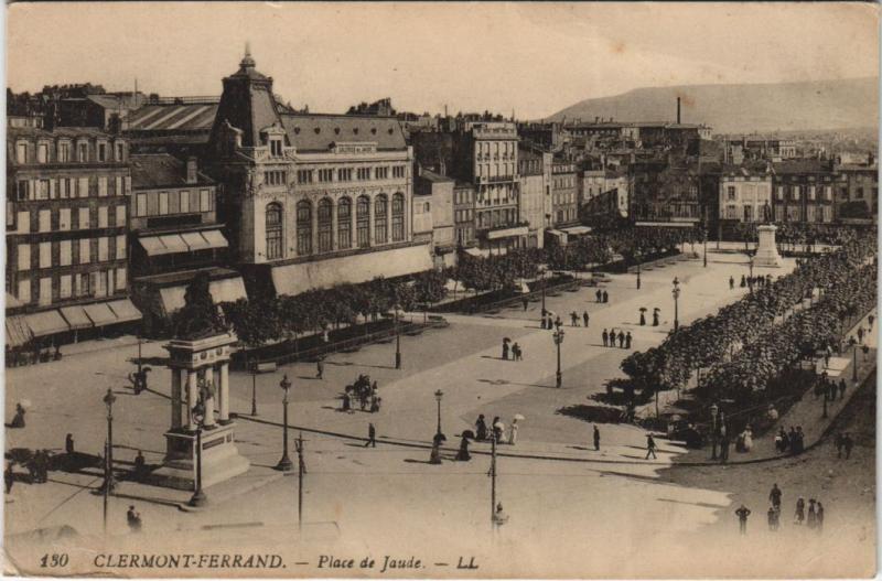 Carte postale ancienne Clermont Ferrand Place de Jaude à Clermont-Ferrand