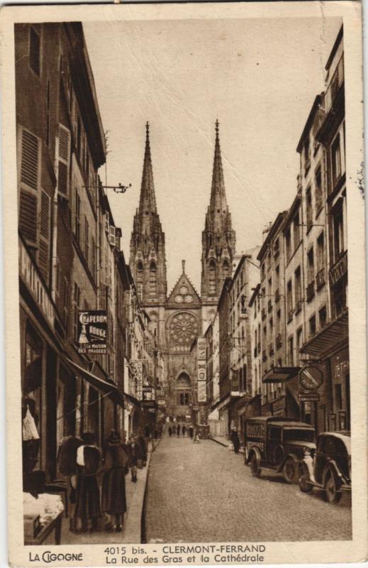Carte postale ancienne Clermont Ferrand Rue des Gras et la Cathedrale à Clermont-Ferrand