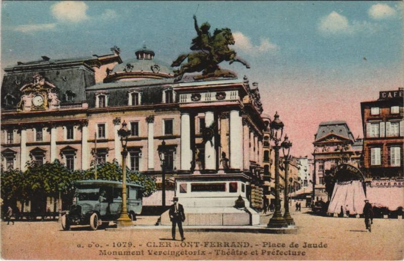Carte postale ancienne Clermont Ferrand Place de Jaude à Clermont-Ferrand