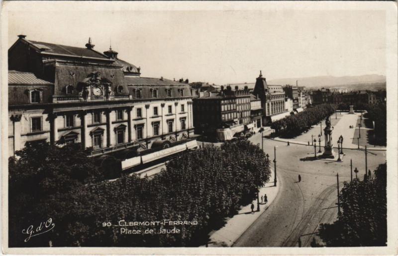 Carte postale ancienne Clermont Ferrand Place de Jaude à Clermont-Ferrand