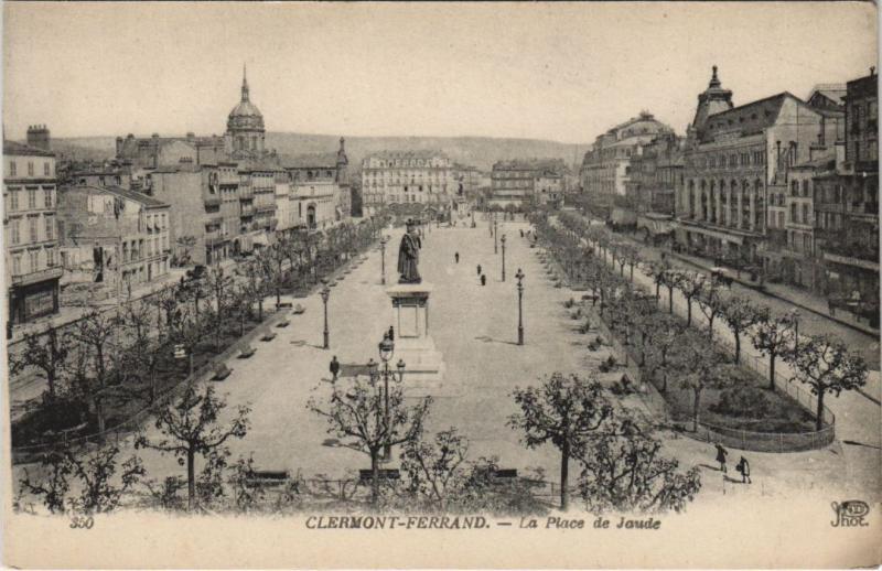 Carte postale ancienne Clermont Ferrand Place de Jaude à Clermont-Ferrand