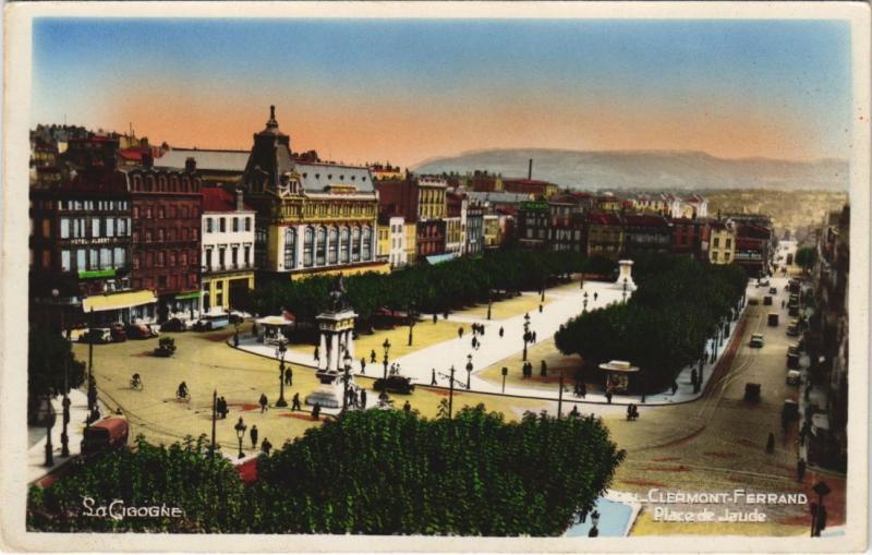 Carte postale ancienne Clermont Ferrand Place de Jaude à Clermont-Ferrand