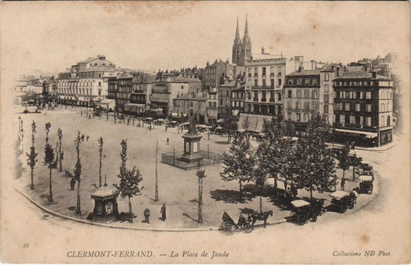Carte postale ancienne Clermont Ferrand Place de Jaude à Clermont-Ferrand
