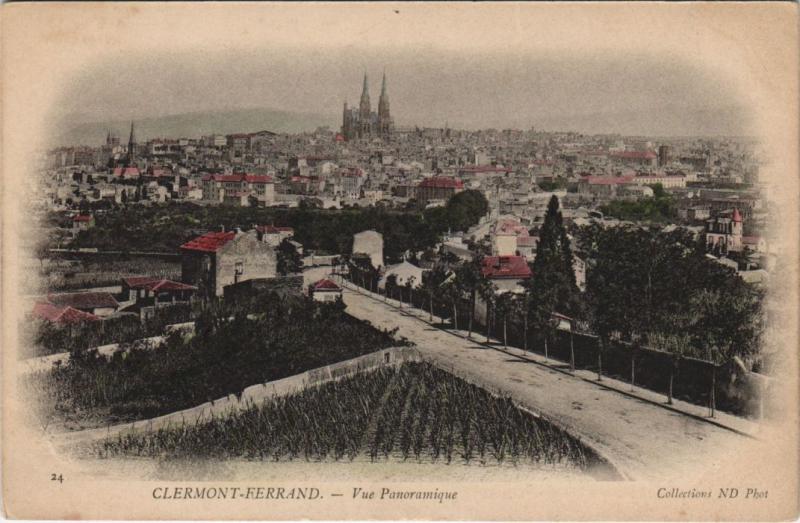 Carte postale ancienne Clermont Ferrand vue panoramique à Clermont-Ferrand