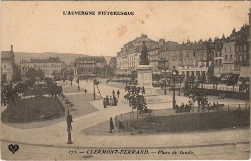 Carte postale ancienne Clermont Ferrand Place de Jaude à Clermont-Ferrand