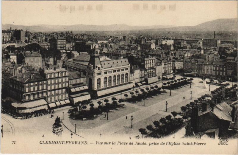 Carte postale ancienne Clermont Ferrand vue sur la Place de Jaude à Clermont-Ferrand