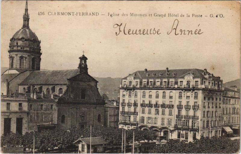 Carte postale ancienne Clermont Ferrand Eglise des Minimes, Grand Hotel de la Poste à Clermont-Ferrand