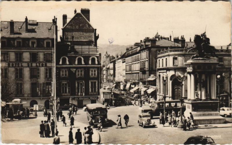 Carte postale ancienne Clermont Ferrand Place de Jaude et la rue Blatin à Clermont-Ferrand