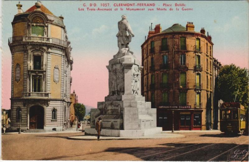Carte postale ancienne Clermont Ferrand Place Delille à Clermont-Ferrand