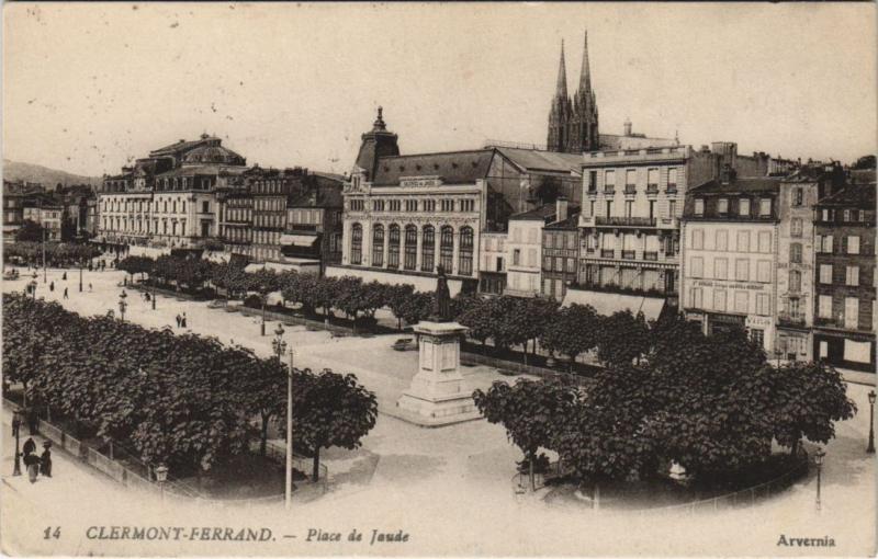 Carte postale ancienne Clermont Ferrand Place de Jaude à Clermont-Ferrand