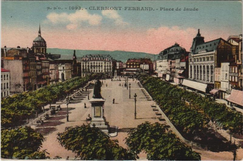 Carte postale ancienne Clermont Ferrand Place de Jaude à Clermont-Ferrand