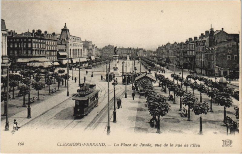 Carte postale ancienne Clermont Ferrand Place de Jaude à Clermont-Ferrand