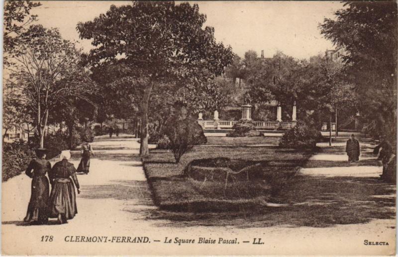 Carte postale ancienne Clermont Ferrand Square Blaise Pascal à Clermont-Ferrand