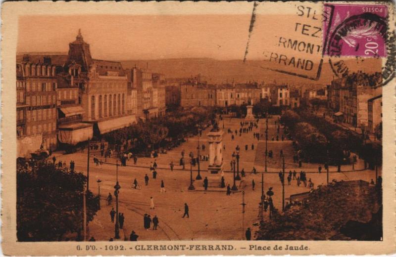 Carte postale ancienne Clermont Ferrand Place de Jaude à Clermont-Ferrand