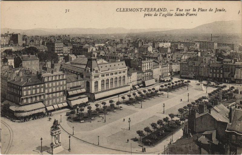 Carte postale ancienne Clermont Ferrand vue sur la Place de Jaude à Clermont-Ferrand
