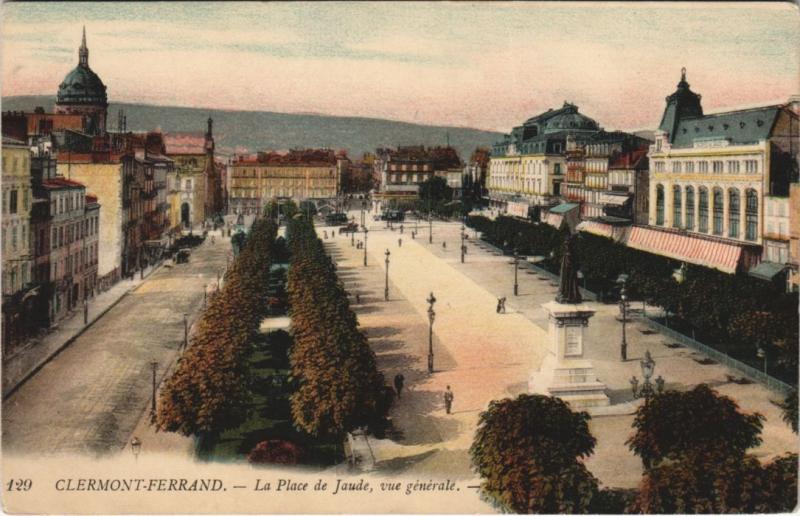 Carte postale ancienne Clermont Ferrand Place de Jaude à Clermont-Ferrand