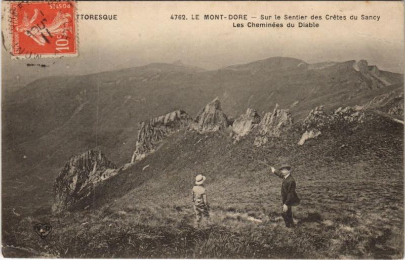 Carte postale ancienne Mont Dore sur le Sentier des Cretes du Sancy à Mont-Dore