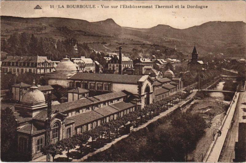 Carte postale ancienne La Bourboule vue sur l'Etablissement Thermal à La Bourboule