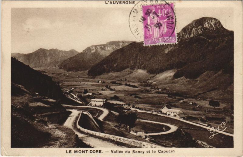 Carte postale ancienne Mont Dore vallee du Sancy et le Capucin à Mont-Dore