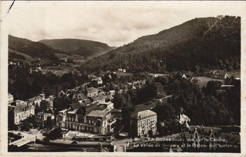 Carte postale ancienne La Bourboule vue sur le Casino à La Bourboule
