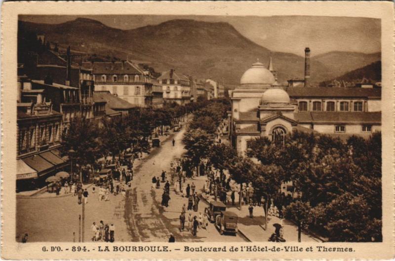 Carte postale ancienne La Bourboule Boulevard de l'Hotel de Ville à La Bourboule