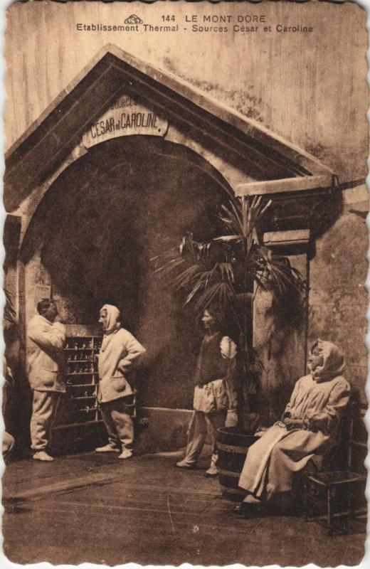 Carte postale ancienne Mont Dore Etablissement Thermal ,Sources Cesar et Caroline à Mont-Dore
