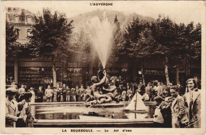Carte postale ancienne La Bourboule Le Jet d'Eau à La Bourboule