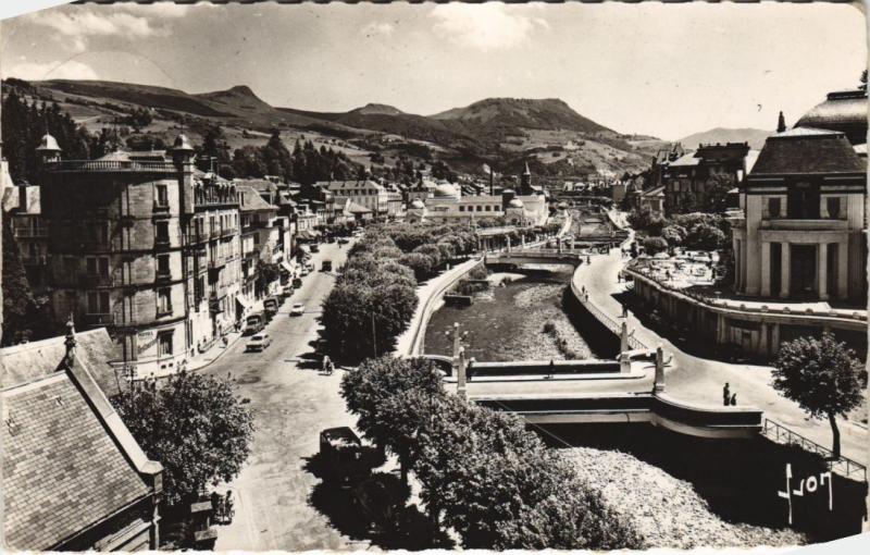 Carte postale ancienne La Bourboule La Dordogne et ses Quais à La Bourboule