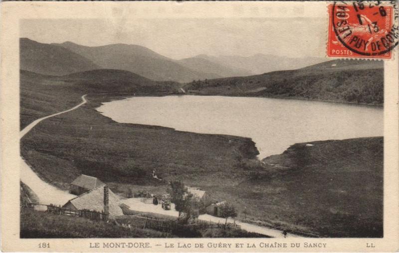 Carte postale ancienne Mont Dore Le Pic de Sancy et les Burons à Mont-Dore