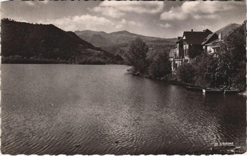 Carte postale ancienne Murols Environs - Les Bords du Lac Chambon à Murol