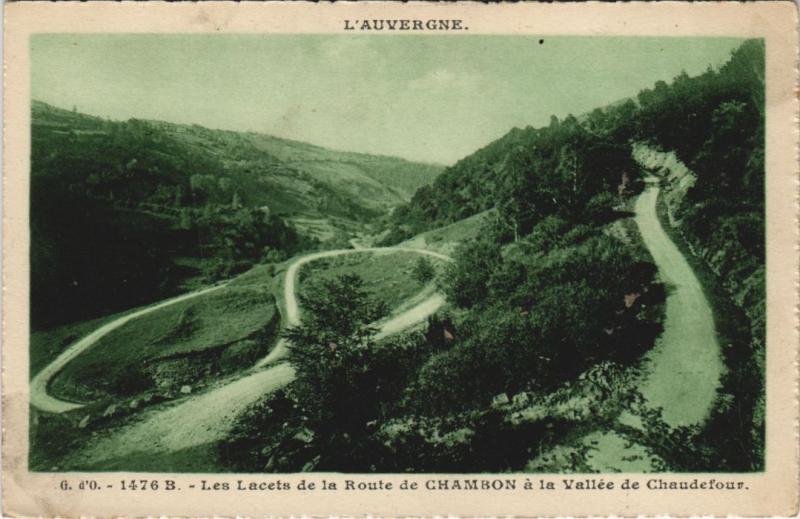 Carte postale ancienne Les Lacets de la Route de Chambon a la Vallee de Chaudefour