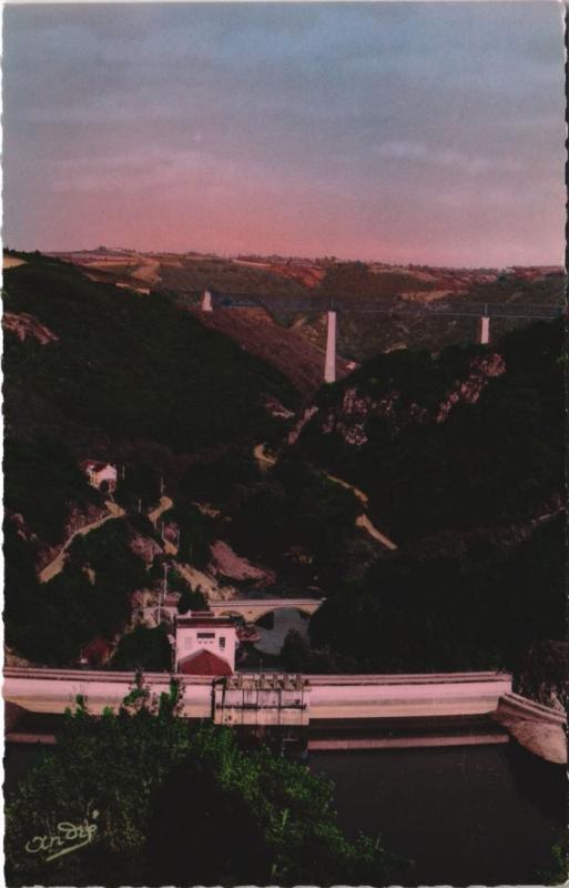 Carte postale ancienne Le Barrage et le Viaduc des Fades