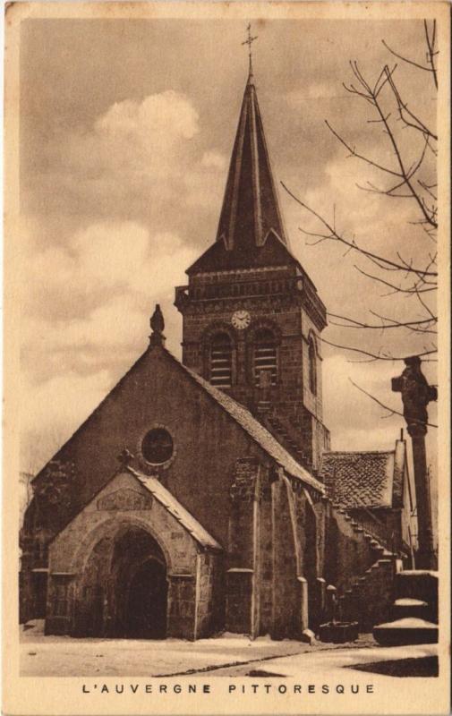 Carte postale ancienne Chambon-sur-Lac L'Eglise à Chambon-sur-Lac