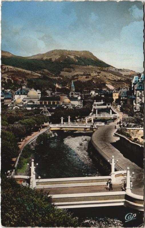 Carte postale ancienne La Bourboule Les Ponts sur la Dordogne à La Bourboule