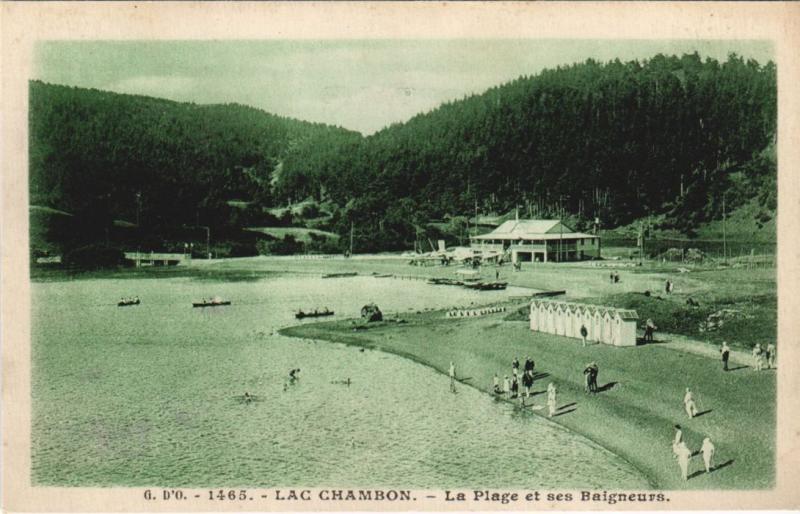 Carte postale ancienne Lac Chambon - La Plage et ses Baigneurs