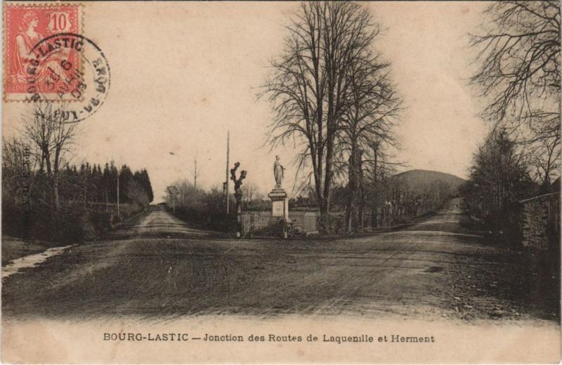 Carte postale ancienne Bourg-Lastic Jonction des Routes de Laquenille et Herment à Bourg-Lastic
