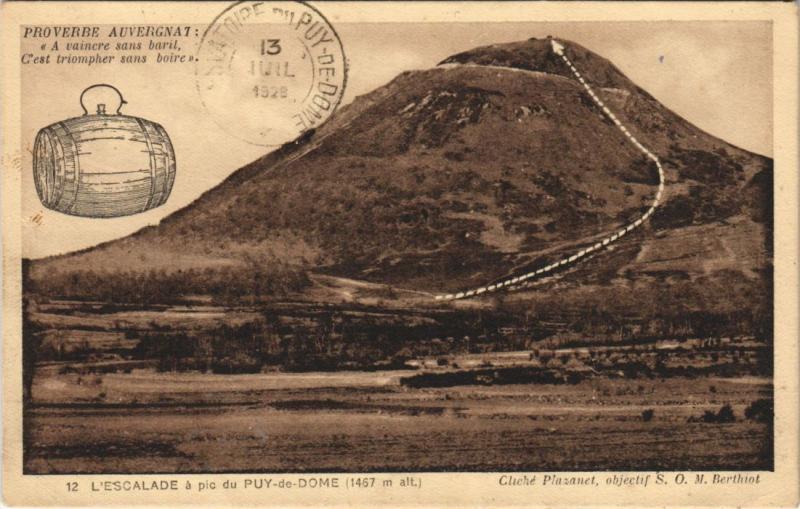 Carte postale ancienne L'Escalade a Pic du Puy de Dome
