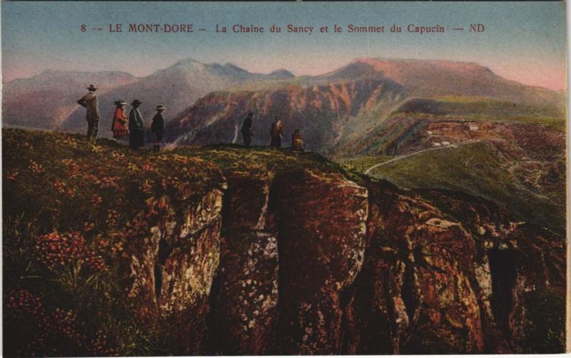 Carte postale ancienne Le Mont-Dore La Chaine du Sancy et le Sommet du Capucin à Mont-Dore